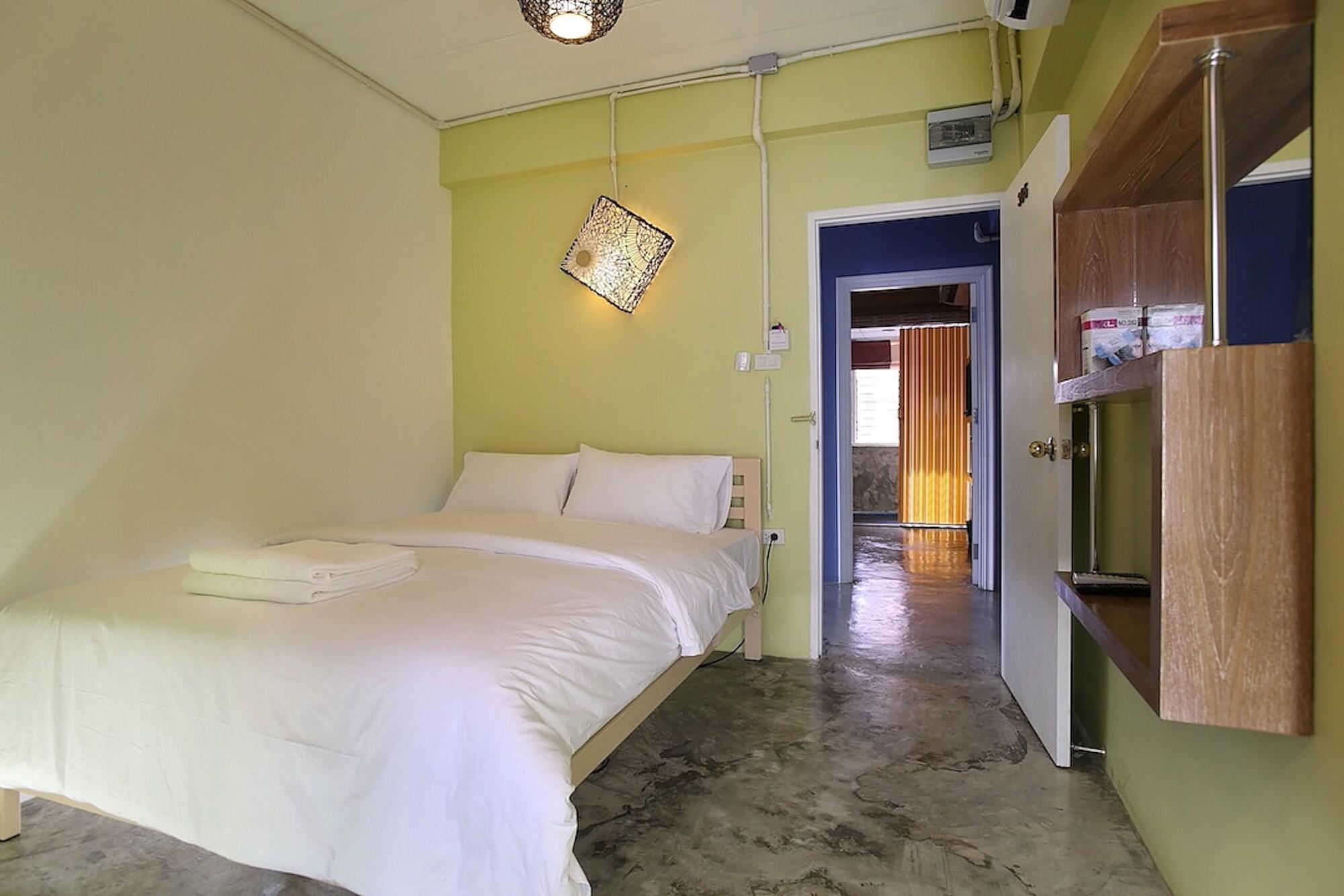At Smile Oasis Houses Bangkok Bagian luar foto