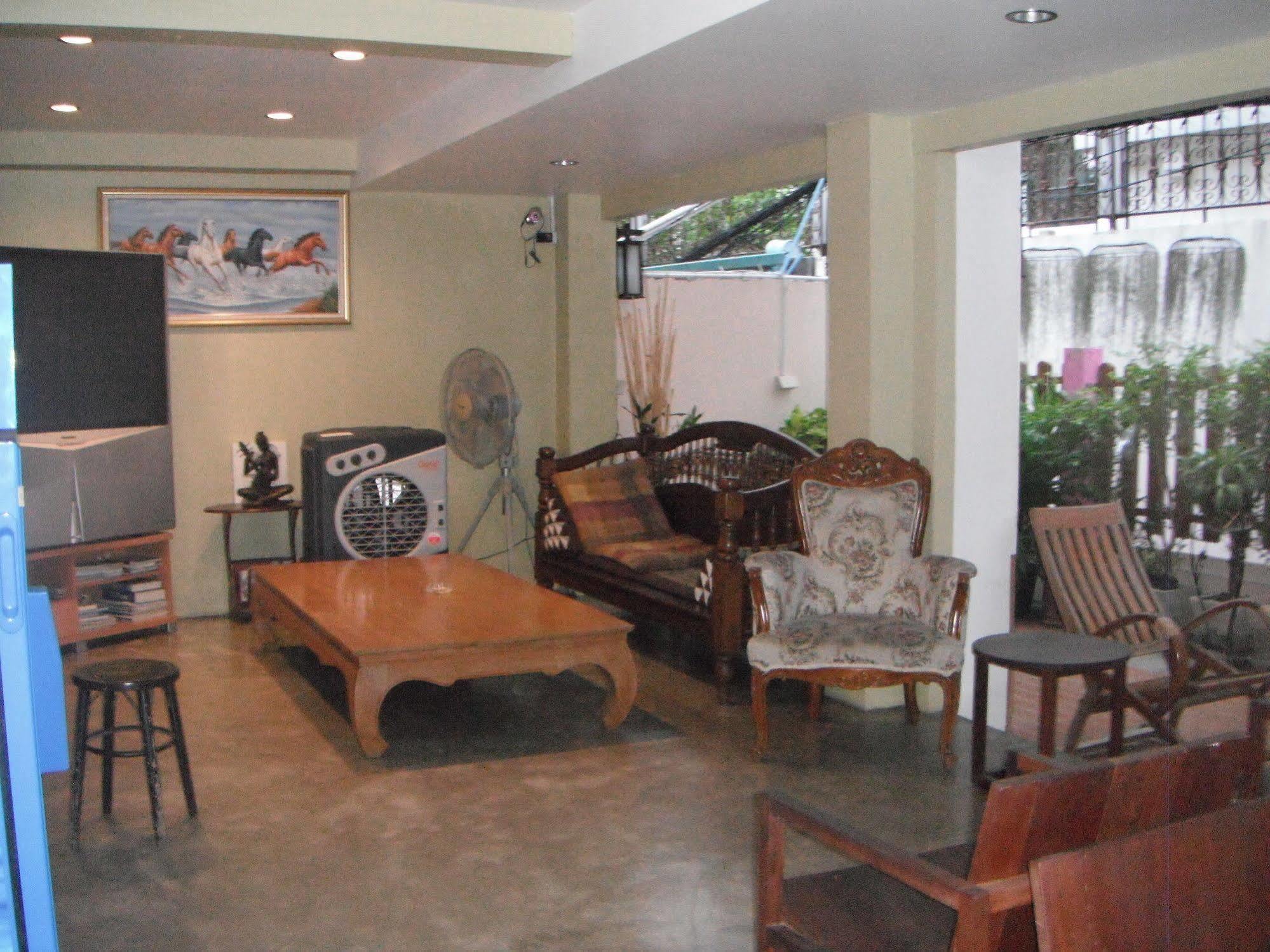 At Smile Oasis Houses Bangkok Bagian luar foto