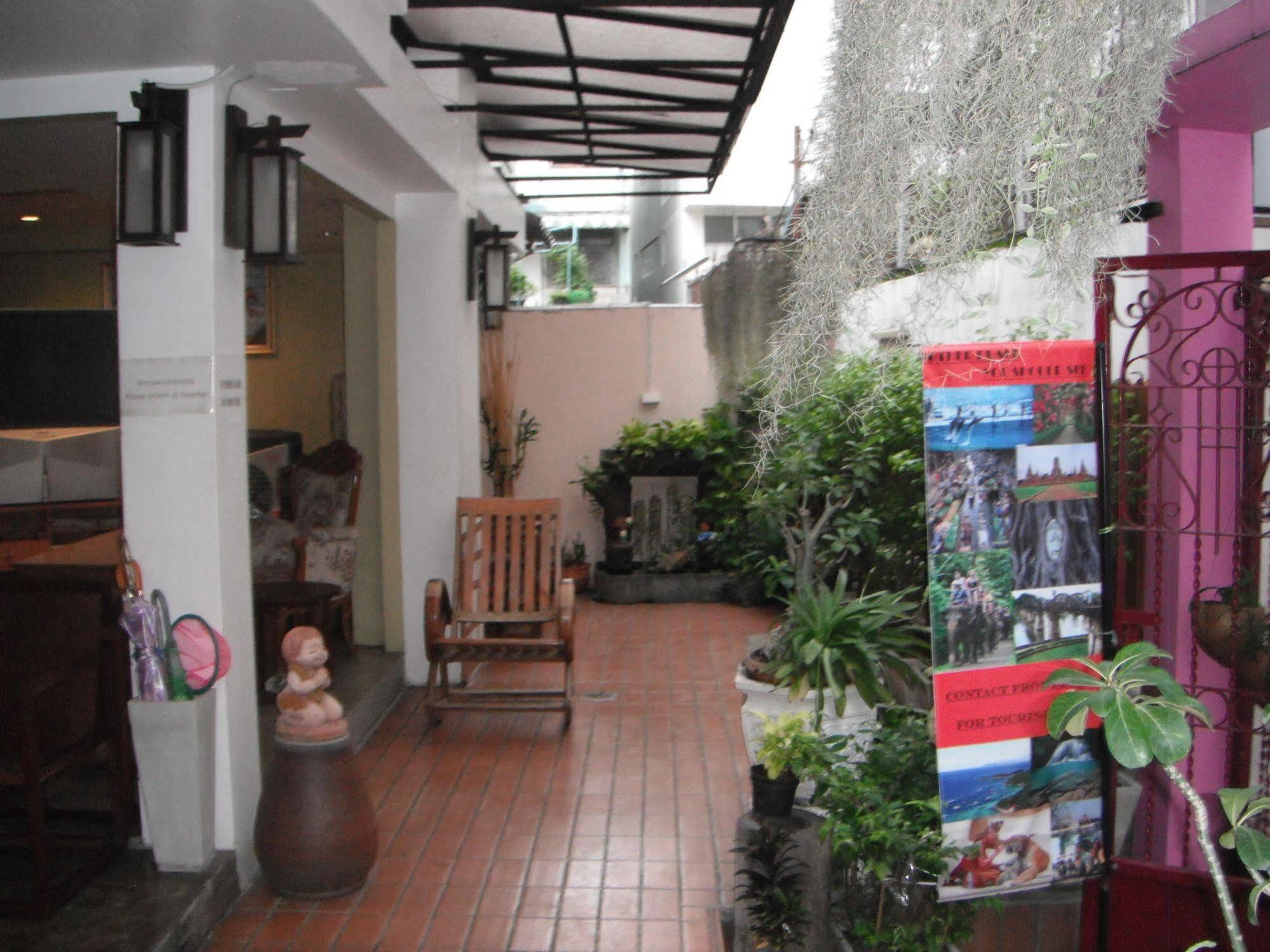 At Smile Oasis Houses Bangkok Bagian luar foto