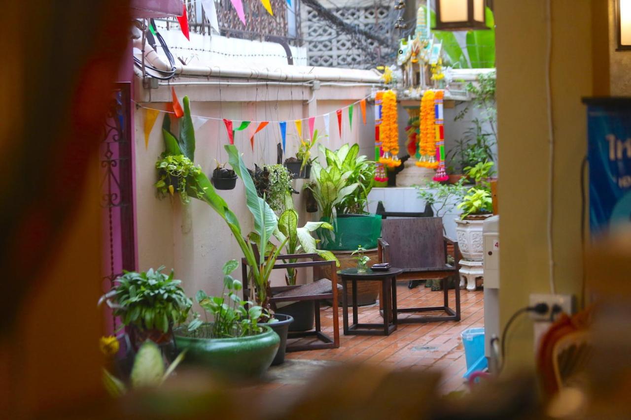 At Smile Oasis Houses Bangkok Bagian luar foto